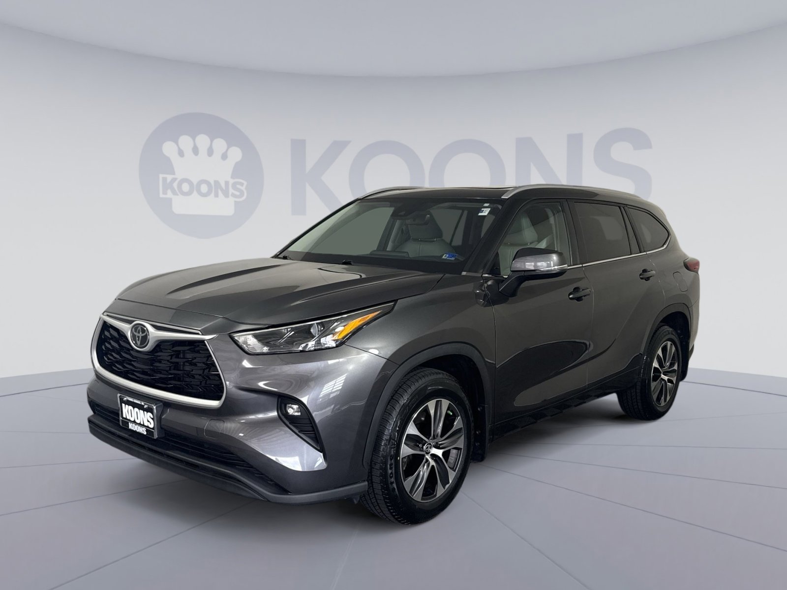 Used 2023 Toyota Highlander XLE