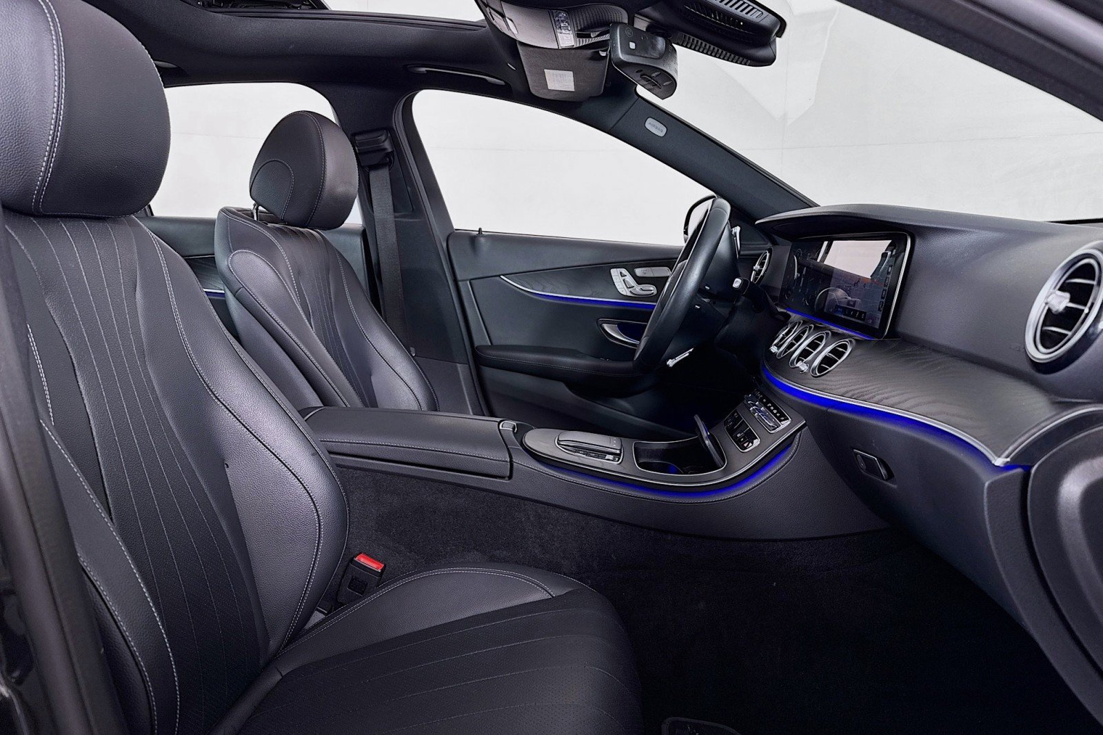 Used 2022 Mercedes-Benz E 350 Sedan image 6