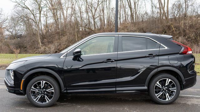 Used 2025 Mitsubishi Eclipse Cross Black Edition image 9
