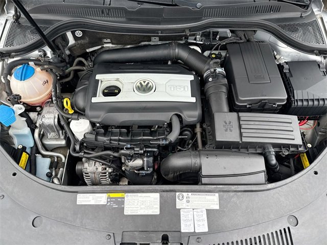 Used 2015 Volkswagen CC Sport image 25