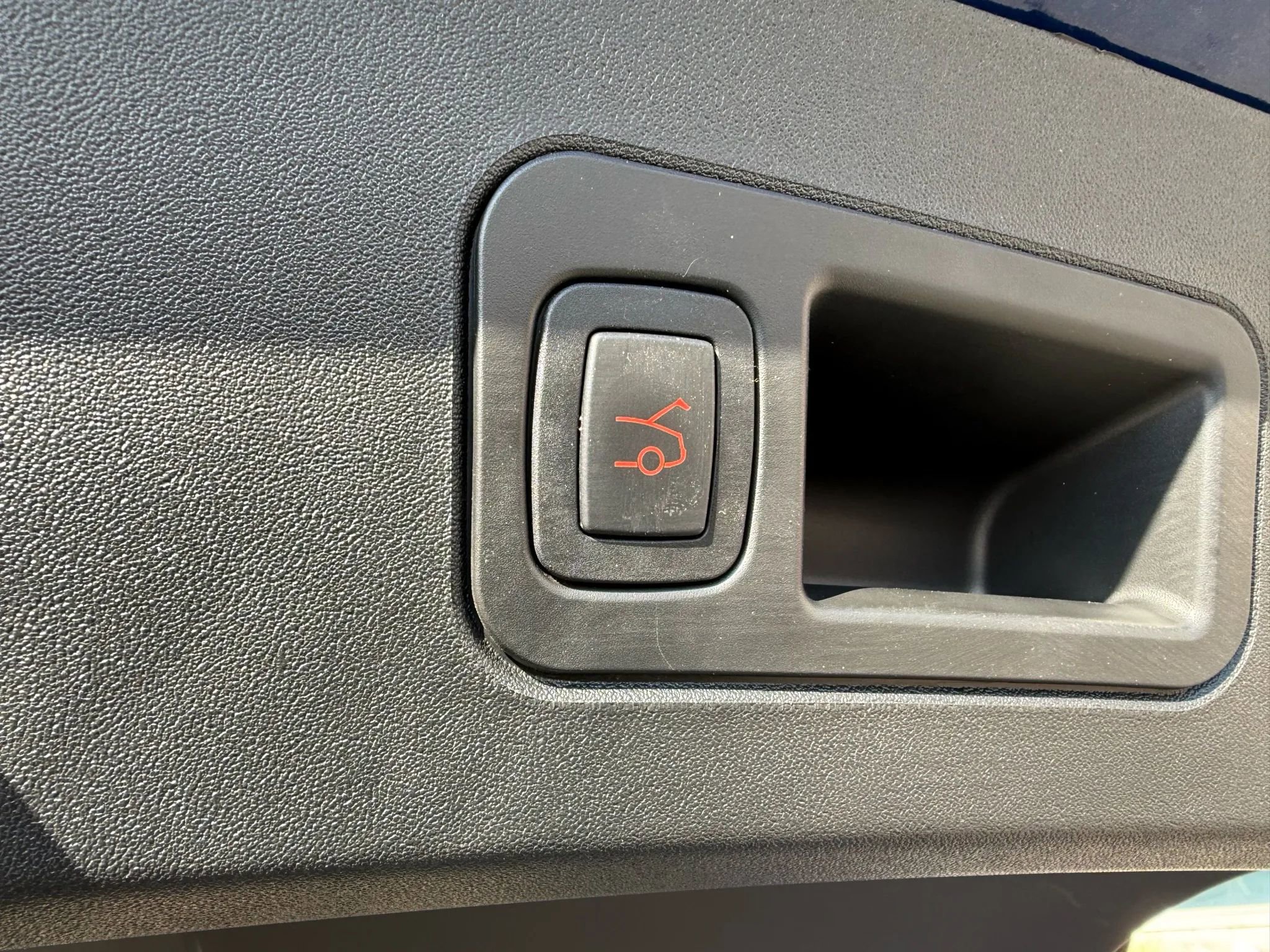 Used 2016 Tesla Model S 90D AWD/4WD image 32