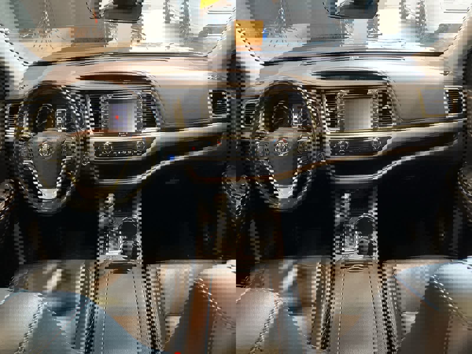 Used 2019 Toyota Highlander XLE image 23