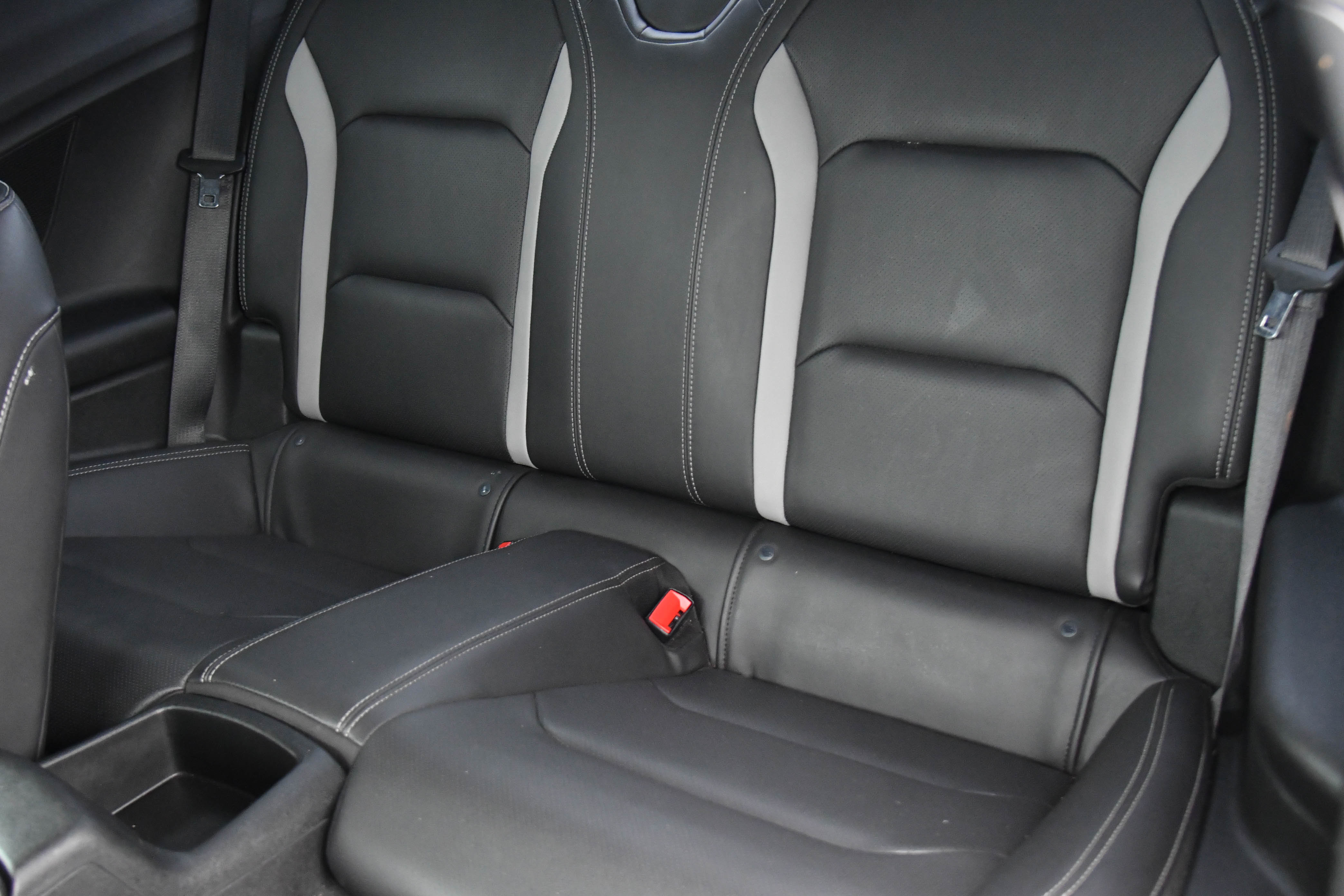 Used 2020 Chevrolet Camaro LT w/ RS Package image 30