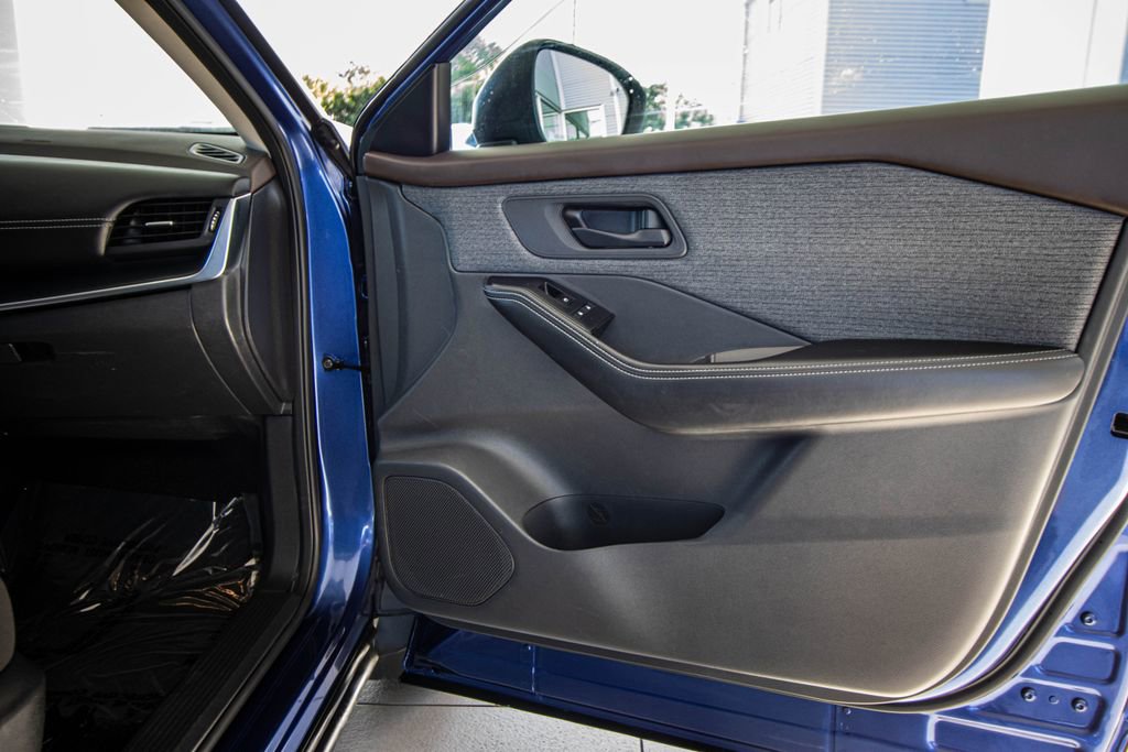 Used 2021 Nissan Rogue S image 18