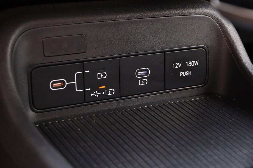 Used 2025 Hyundai Kona SEL image 19