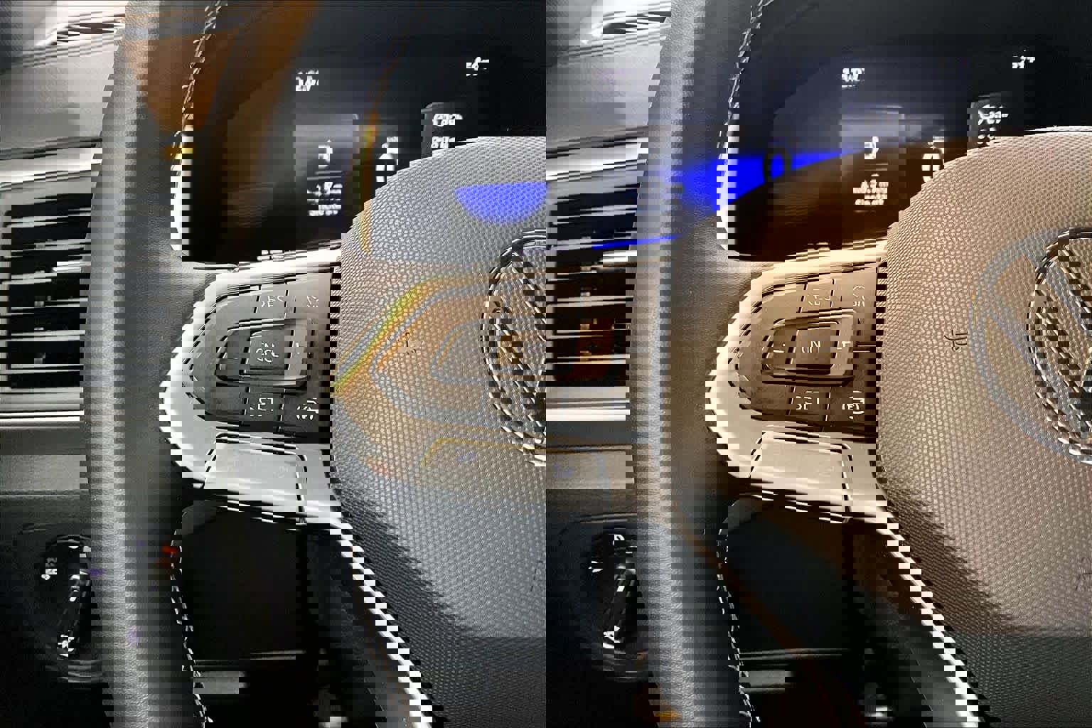 Used 2023 Volkswagen Atlas Cross Sport SE image 23