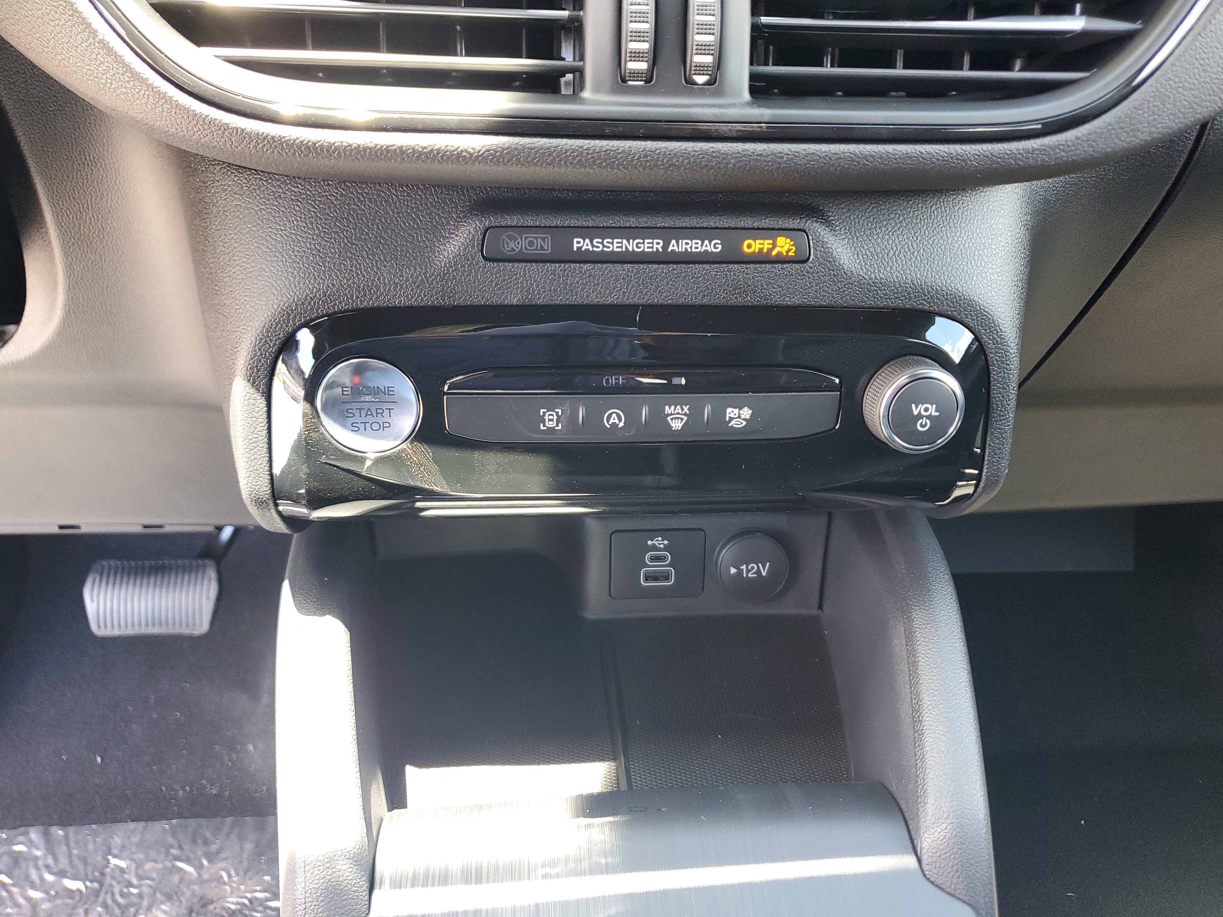 New 2025 Ford Escape ST-Line w/ Tech Pack #1 image 17