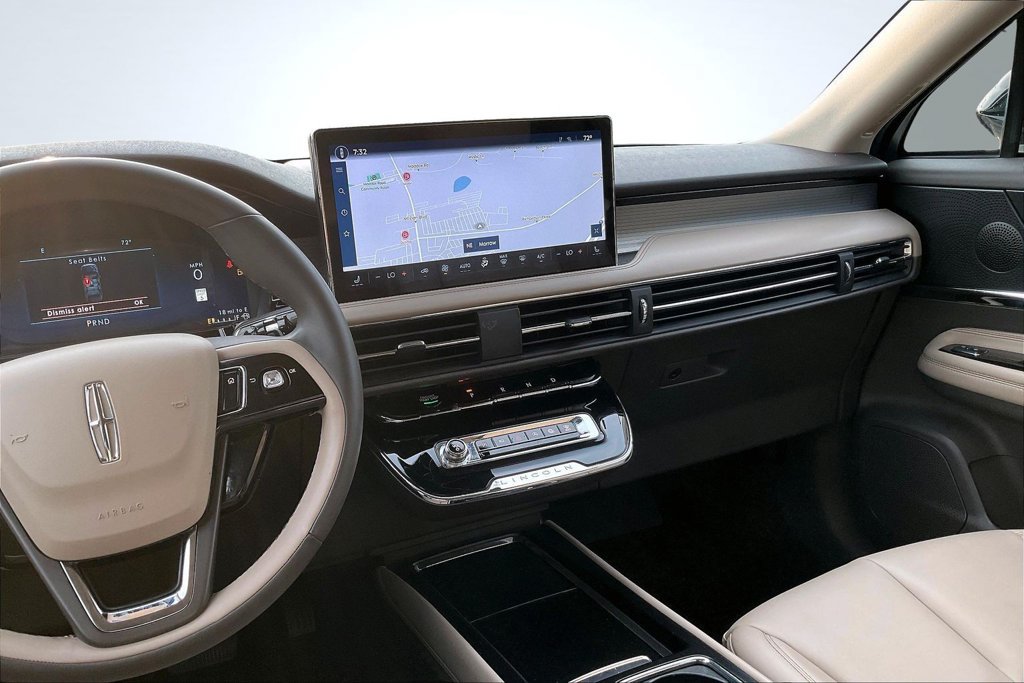 Certified 2023 Lincoln Corsair FWD image 11
