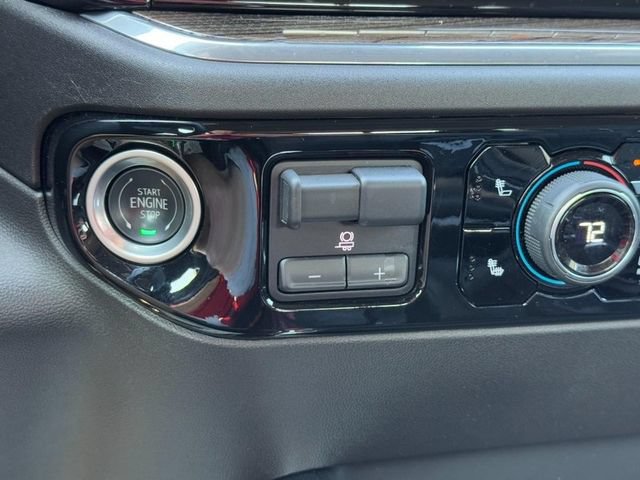 Used 2025 Chevrolet Silverado 1500 LT AWD/4WD image 19