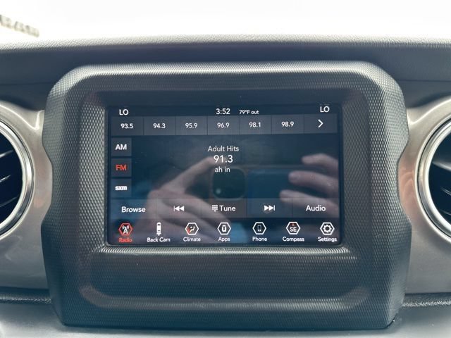 Used 2020 Jeep Wrangler Unlimited Sahara AWD/4WD image 12