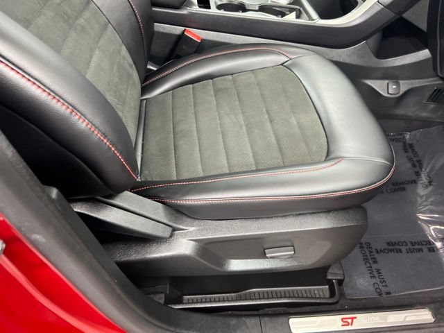 Used 2024 Ford Edge ST-Line AWD/4WD image 23