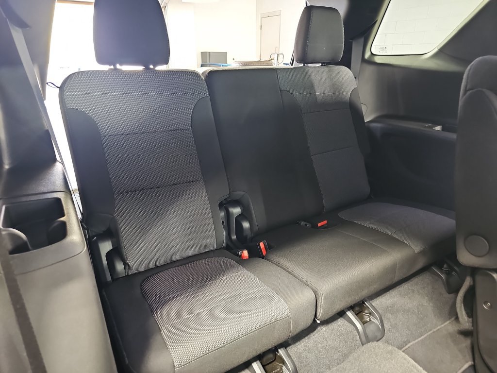 Used 2023 Chevrolet Traverse LT FWD image 15