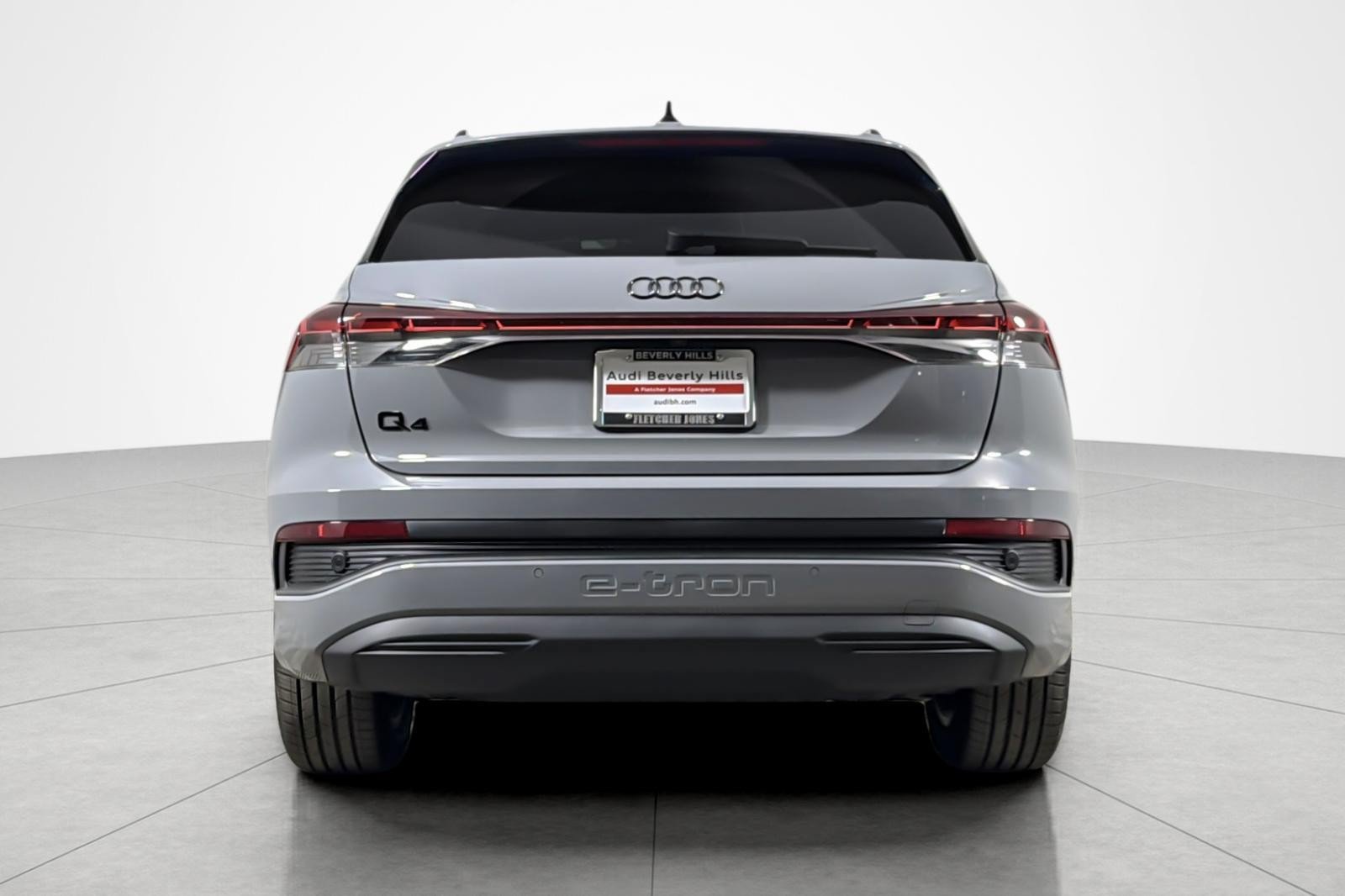 Used 2025 Audi Q4 e-tron Premium w/ Convenience Package RWD image 4