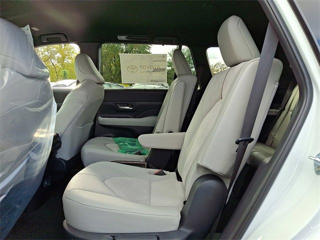 New 2026 Toyota Grand Highlander AWD Hybrid image 6