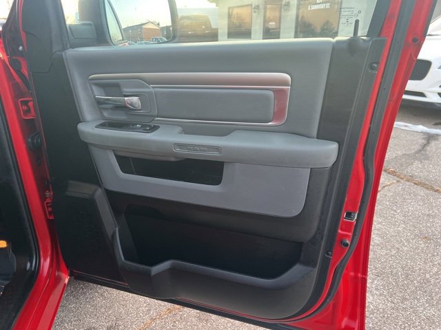 Used 2019 RAM 1500 Classic SLT image 13