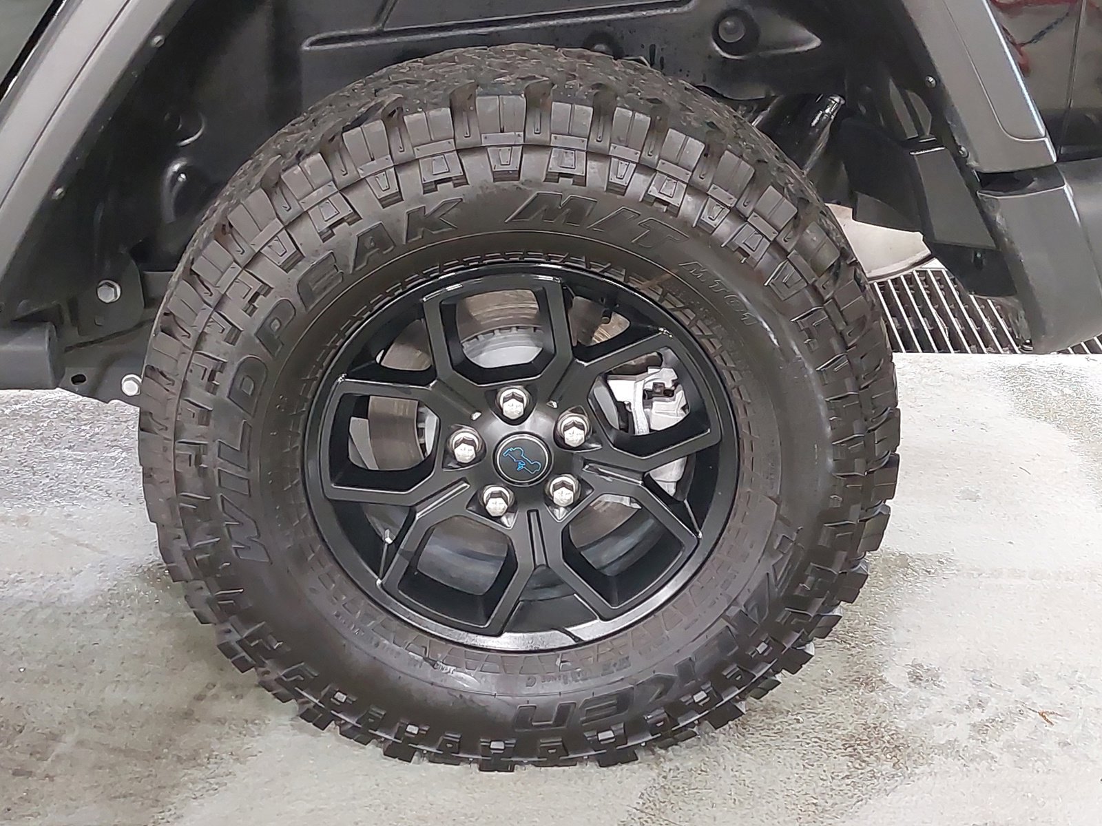 Used 2025 Jeep Wrangler Willys image 32