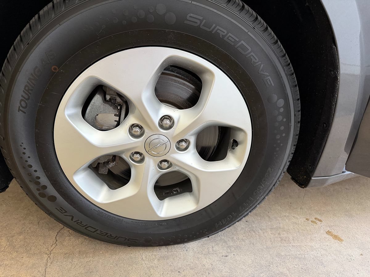 Used 2017 Chrysler Pacifica Touring Plus FWD image 35