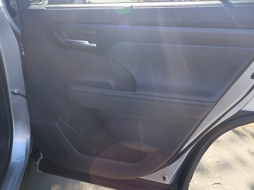 New 2025 Toyota Highlander XSE image 31