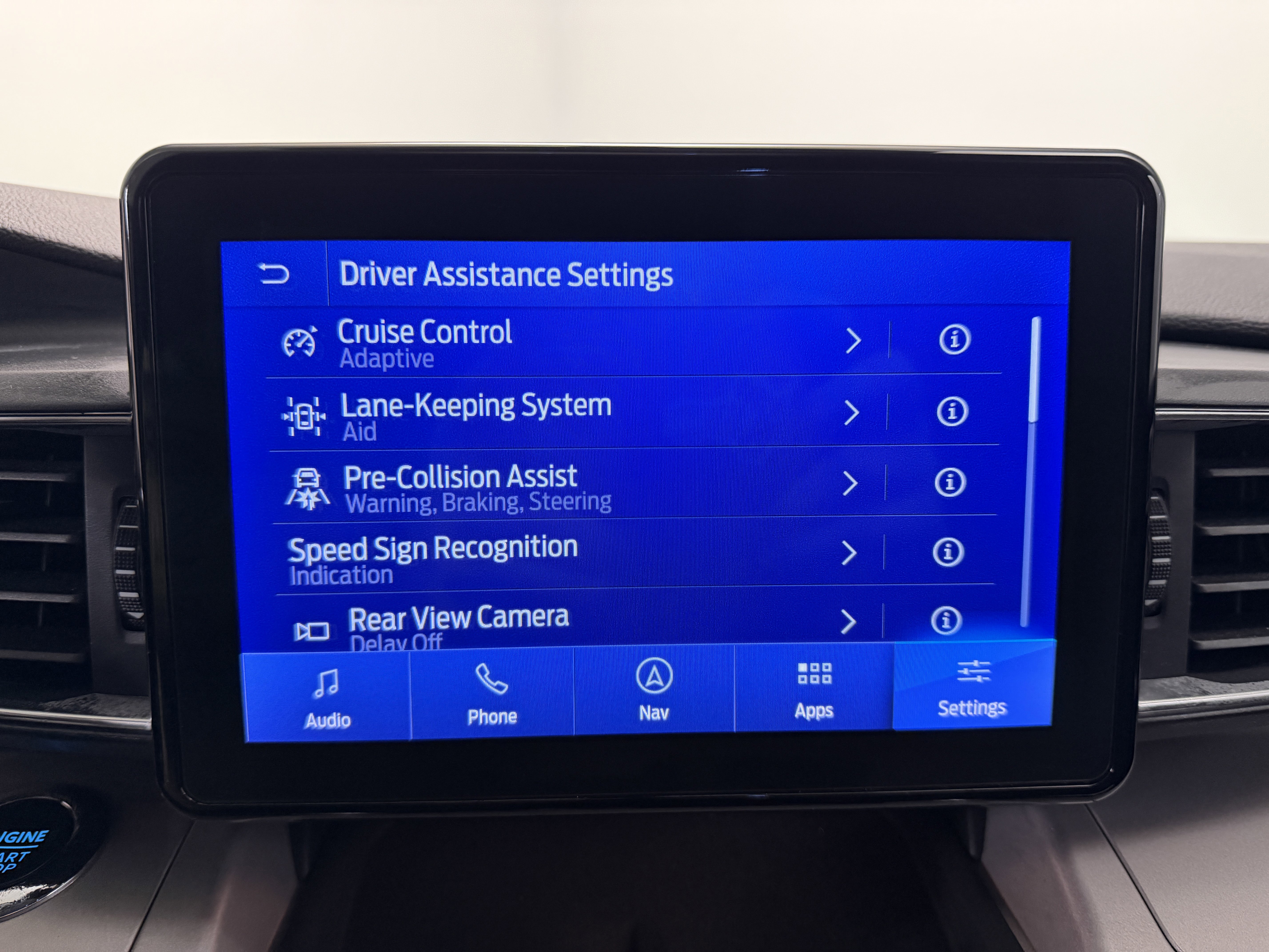 Used 2023 Ford Explorer XLT w/ Equipment Group 202A image 9