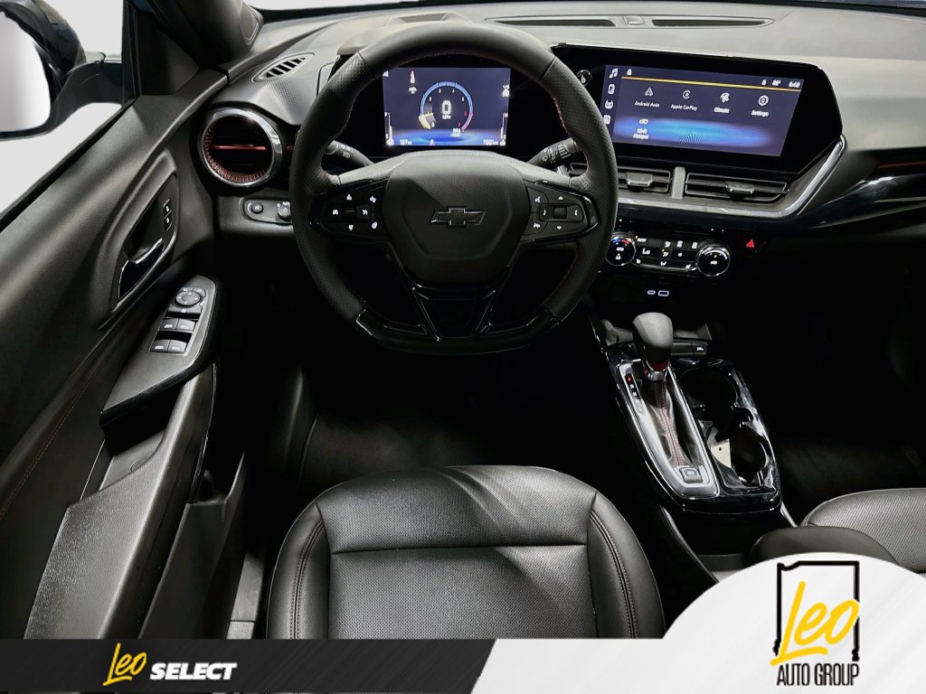 Used 2025 Chevrolet Trax RS w/ Sunroof Package FWD image 25