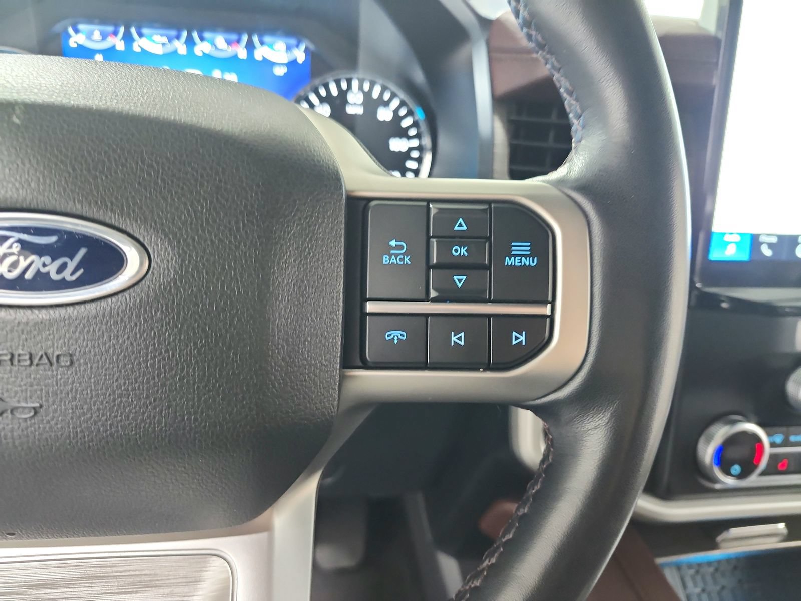 Used 2024 Ford Expedition Limited AWD/4WD image 22