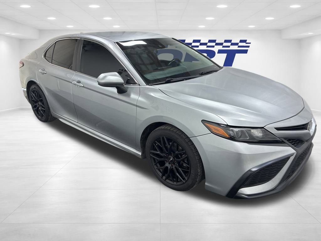 Used 2021 Toyota Camry SE FWD image 3