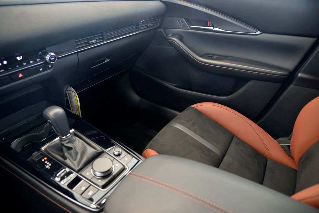 Certified 2025 MAZDA CX-30 Carbon AWD/4WD image 26