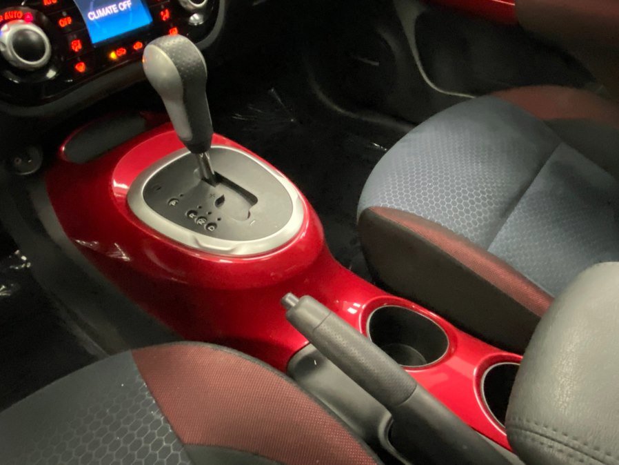 Used 2015 Nissan Juke SV w/ Technology Package image 29