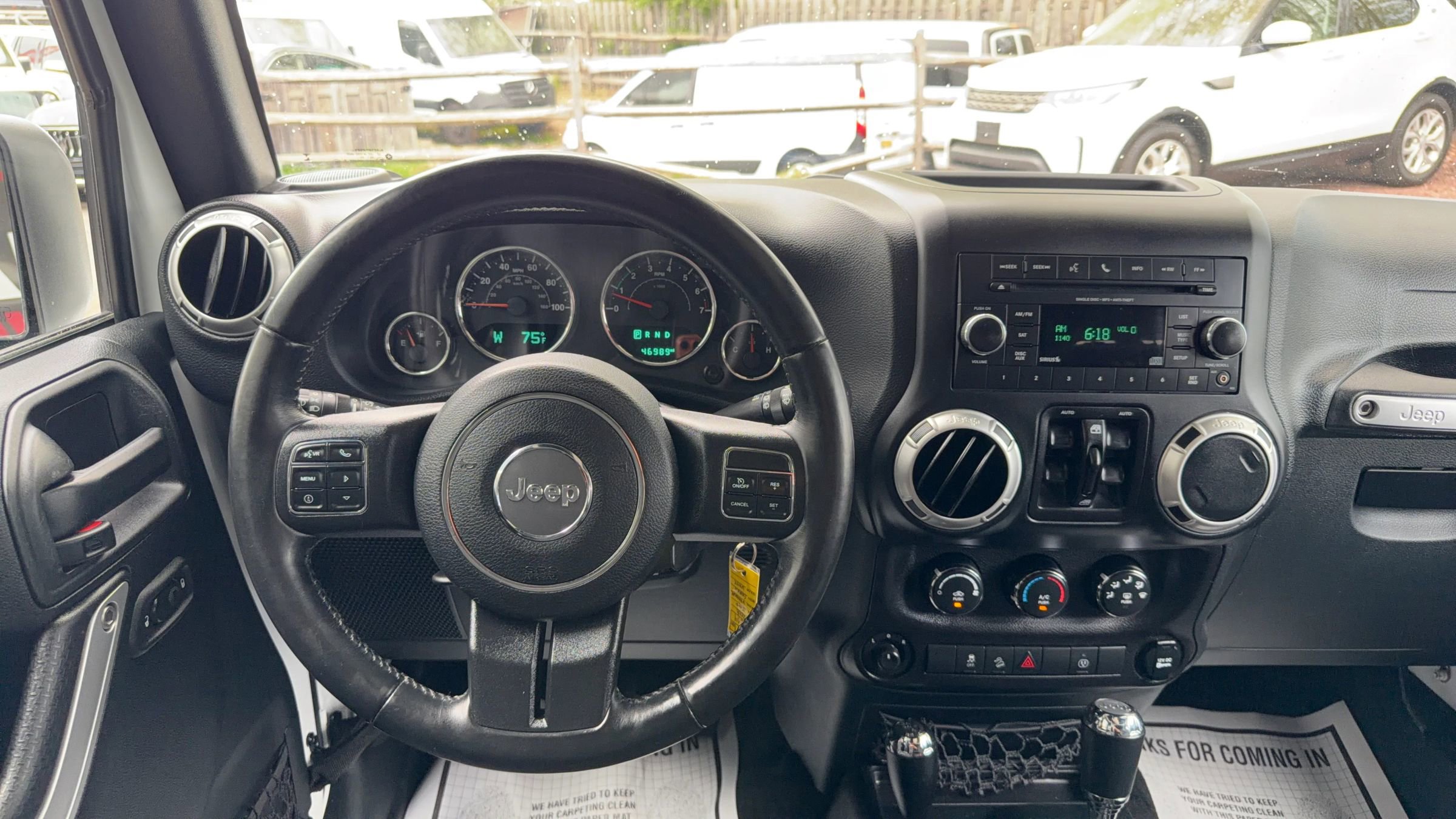 Used 2018 Jeep Wrangler Unlimited Sahara w/ Connectivity Group AWD/4WD image 17
