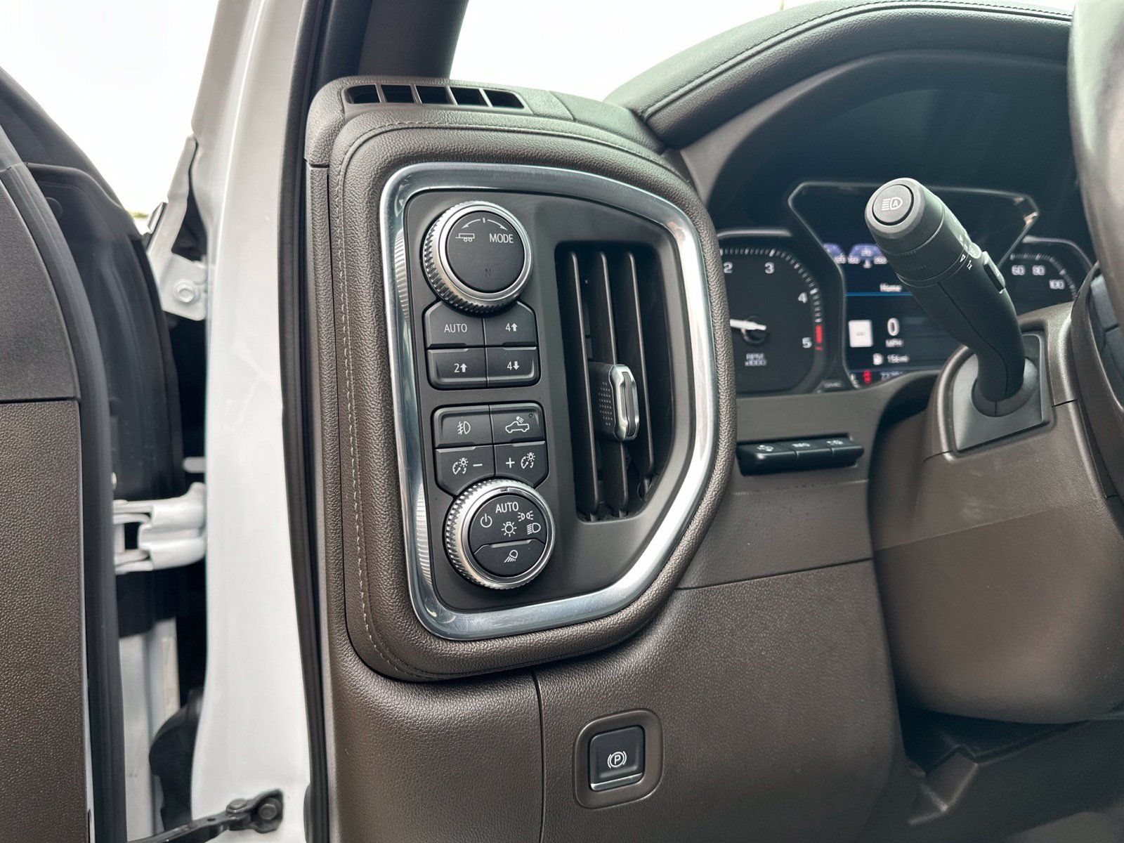 Used 2020 GMC Sierra 3500 Denali w/ Technology Package AWD/4WD image 19