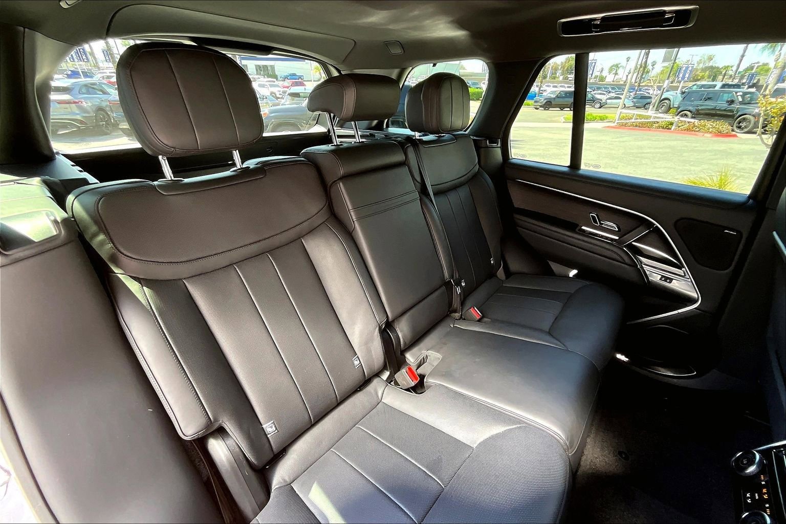 Used 2023 Land Rover Range Rover SE image 27