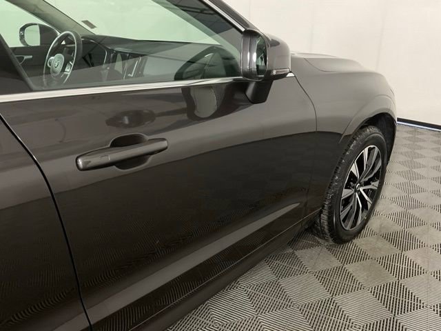 Certified 2023 Volvo XC60 B5 Core w/ Climate Package image 7