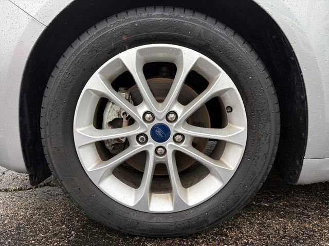 Used 2020 Ford Fusion SE image 17