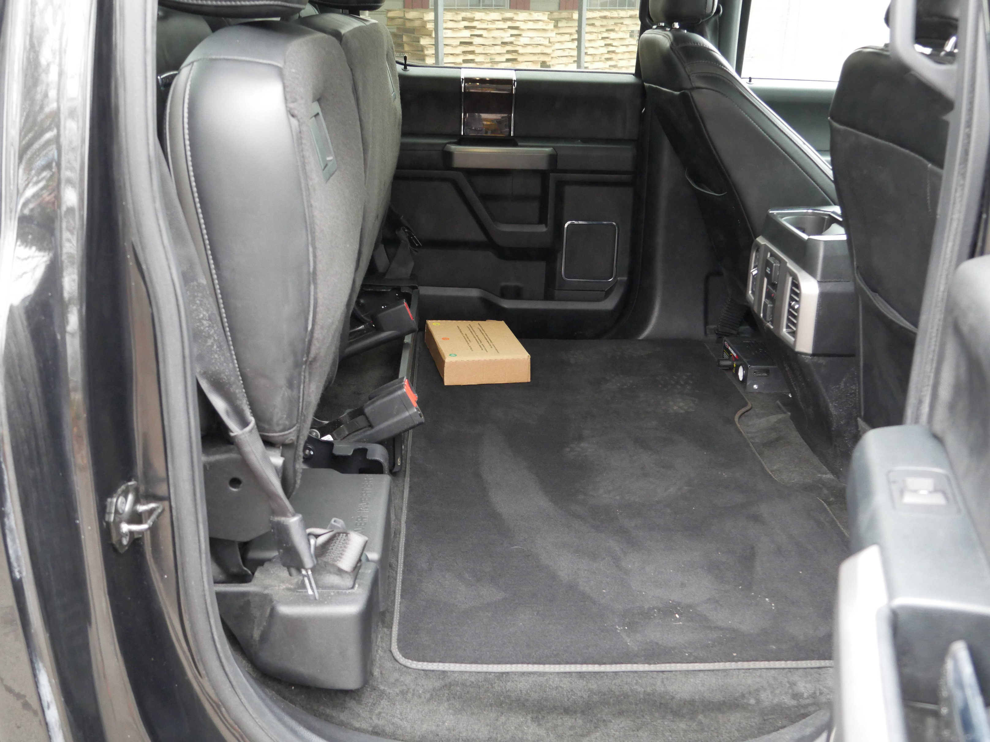 Used 2015 Ford F150 Platinum w/ Equipment Group 701A Luxury image 33