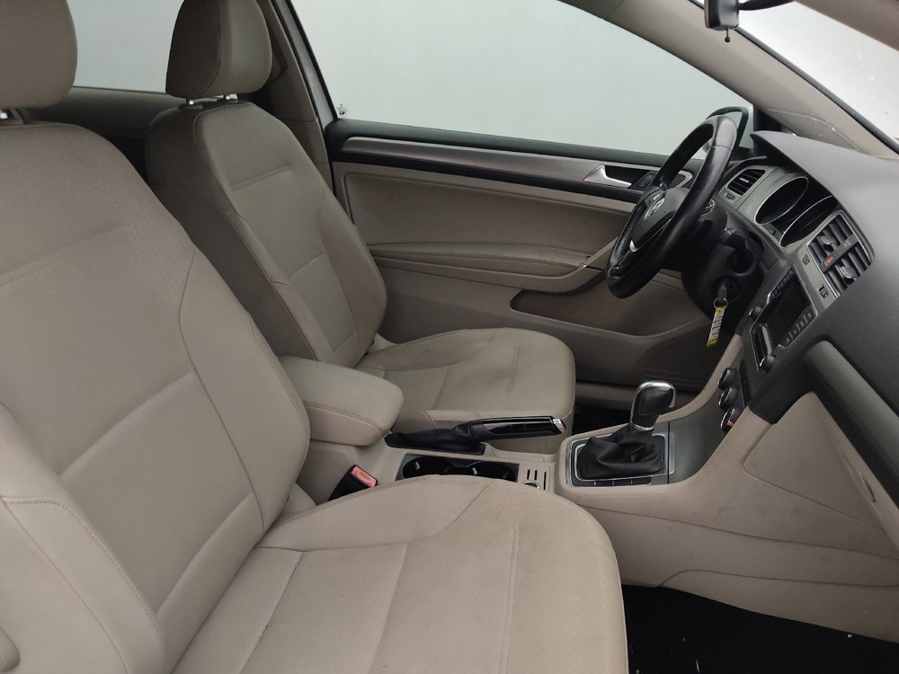 Used 2015 Volkswagen Golf S image 21