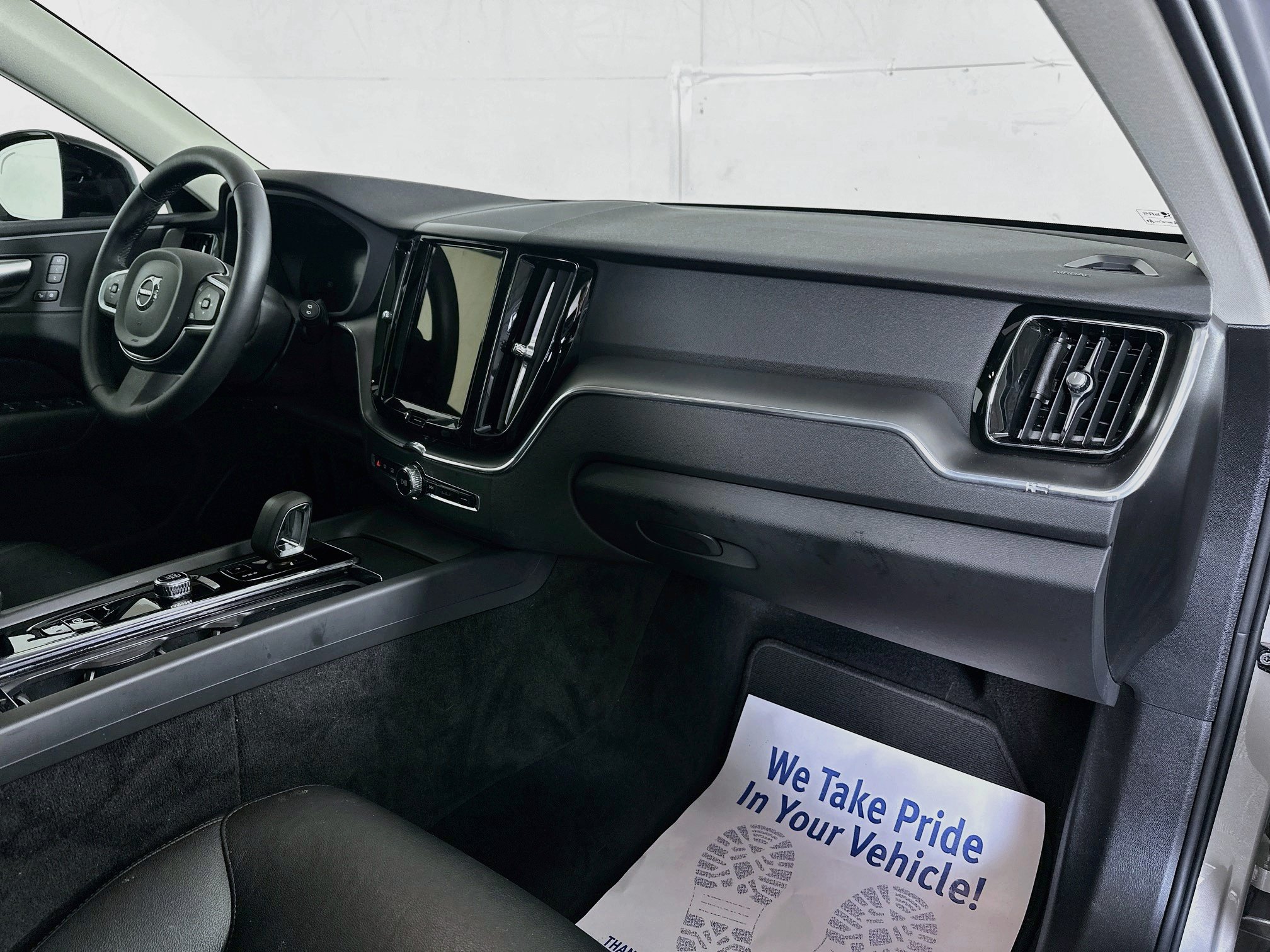 Used 2025 Volvo XC60 B5 Core w/ Climate Package AWD/4WD image 28