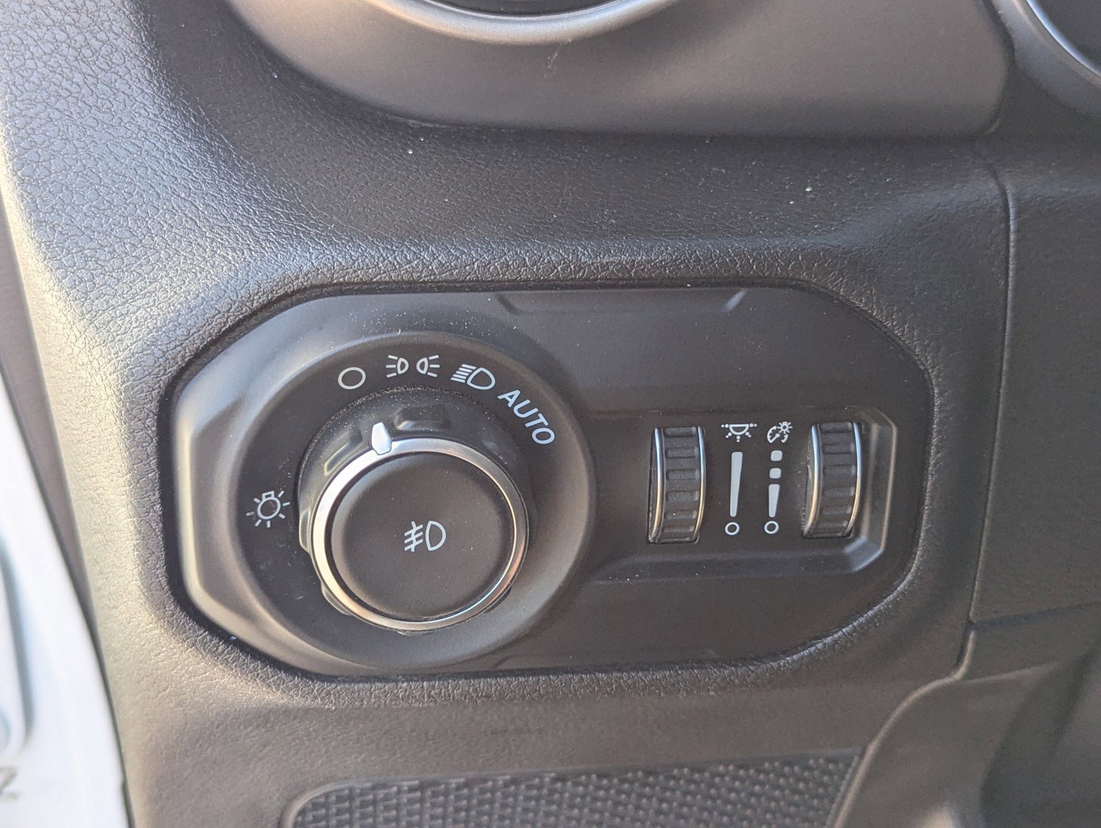 Used 2020 Jeep Wrangler Unlimited Sport image 34