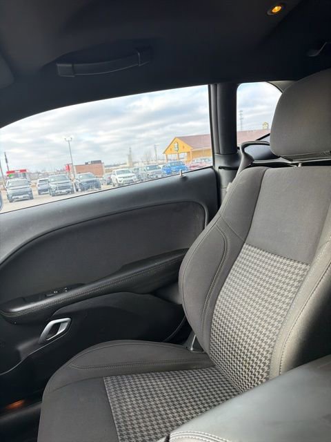 Used 2016 Dodge Challenger SXT image 16