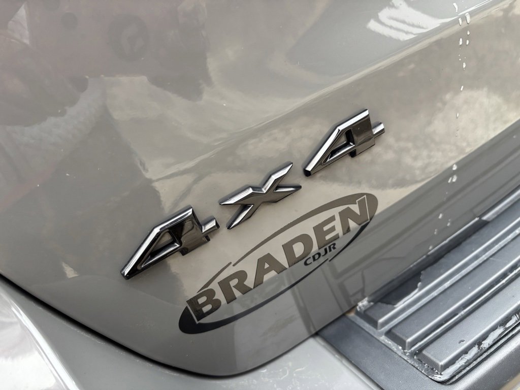 Used 2022 Jeep Grand Cherokee Laredo X image 10