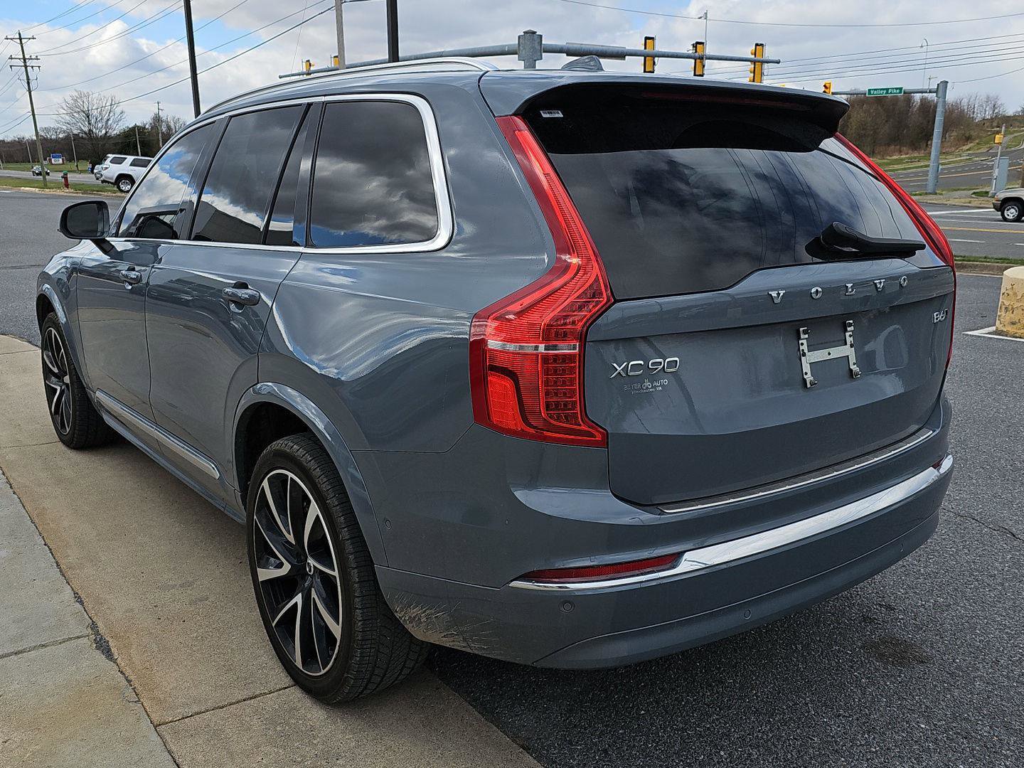 Used 2023 Volvo XC90 B6 Plus w/ Protection Package Premier image 4