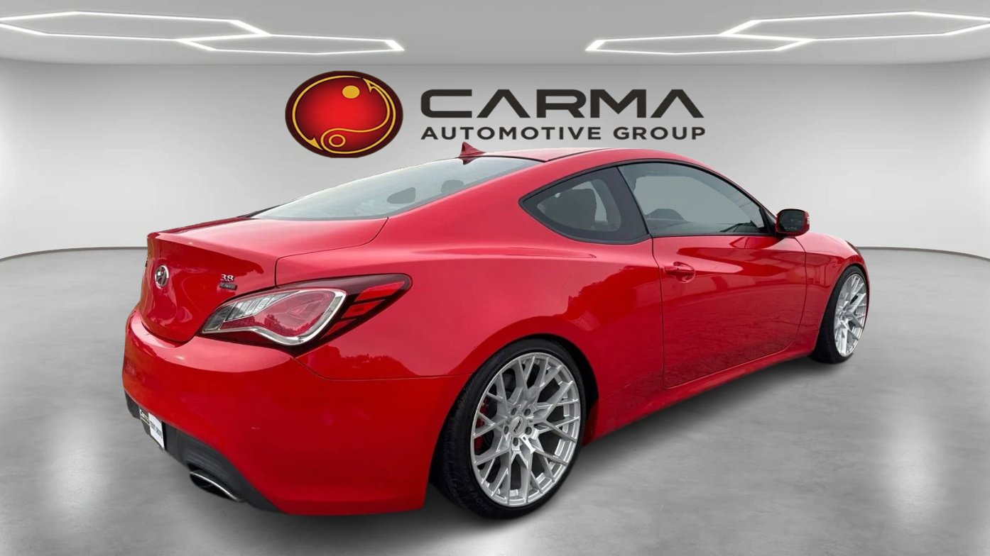 Used 2016 Hyundai Genesis Coupe 3.8 RWD image 5