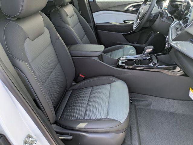 New 2026 Chevrolet Trax LT w/ Driver Confidence Package FWD image 27