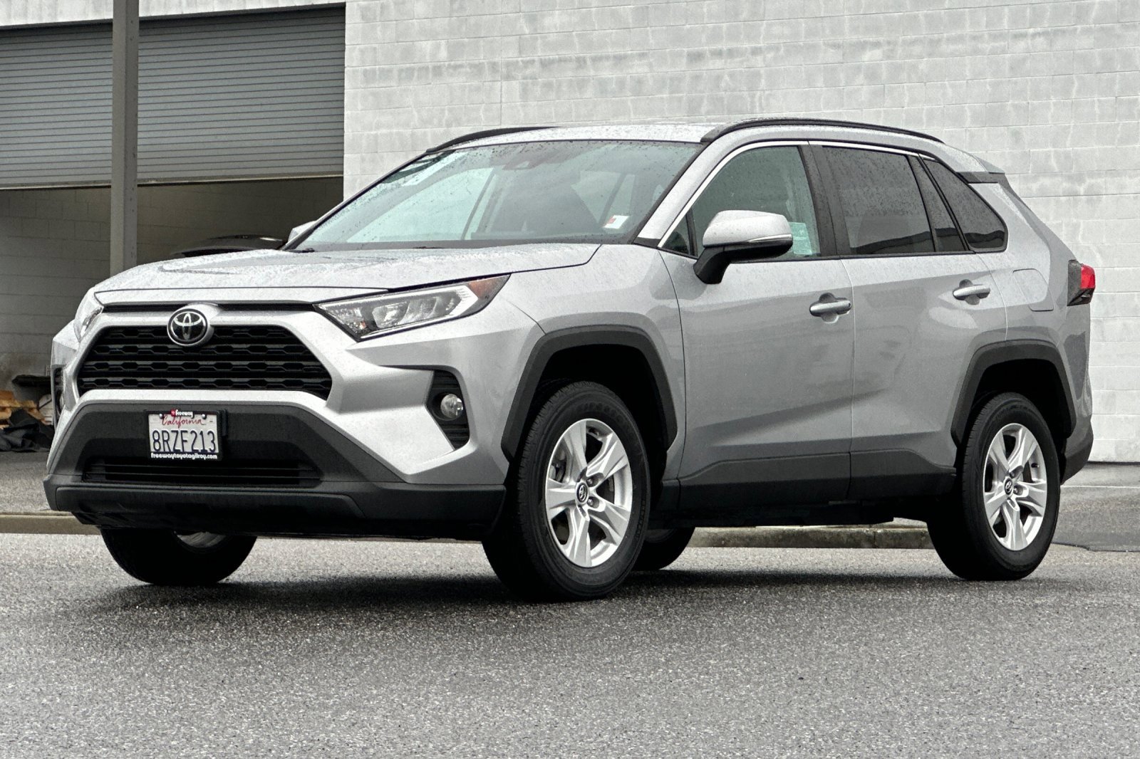 Used 2021 Toyota RAV4 XLE image 9