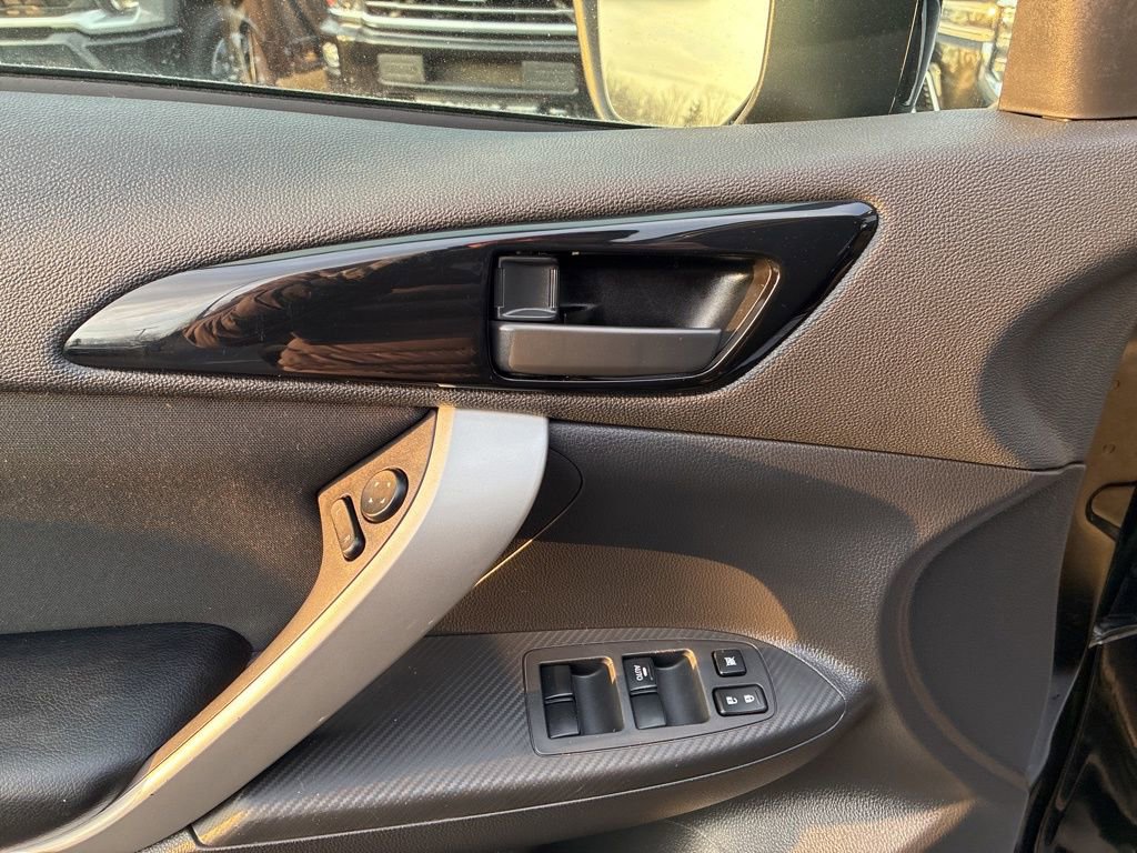 Used 2022 Mitsubishi Eclipse Cross ES image 15