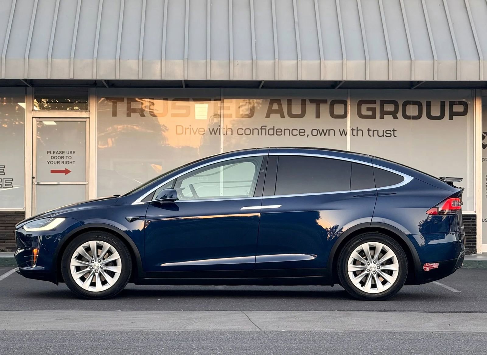 Used 2016 Tesla Model X 75D image 6
