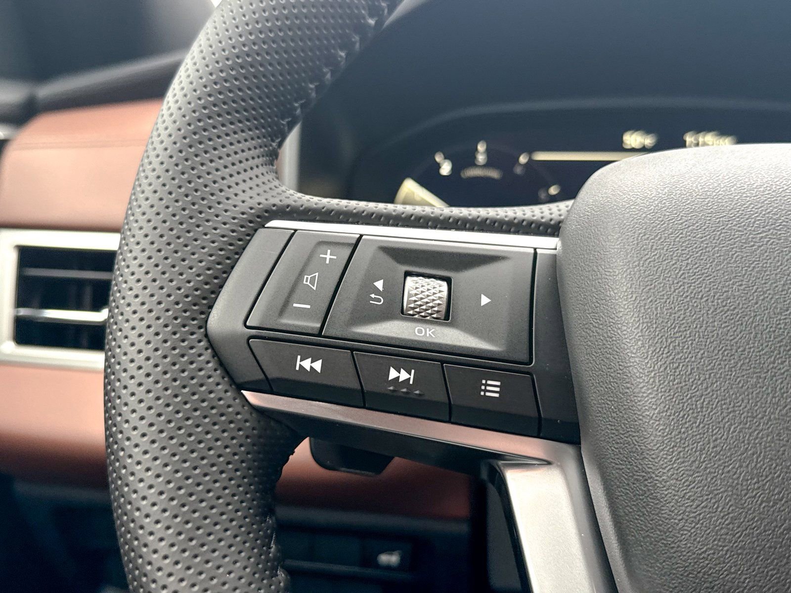 New 2025 Mitsubishi Outlander SEL image 48