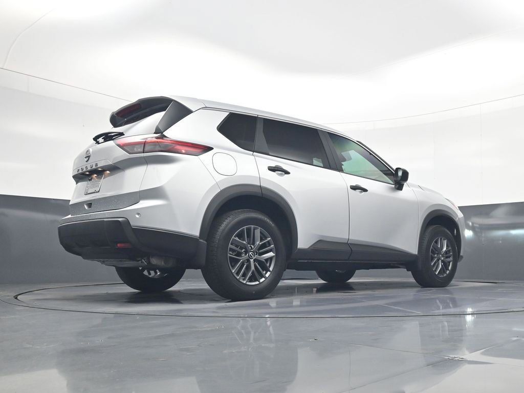 Used 2025 Nissan Rogue S FWD image 21