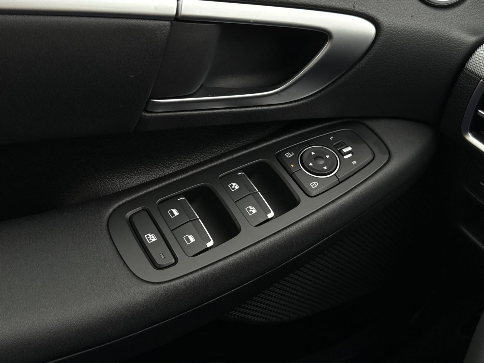 New 2026 Hyundai Sonata SEL AWD/4WD image 15