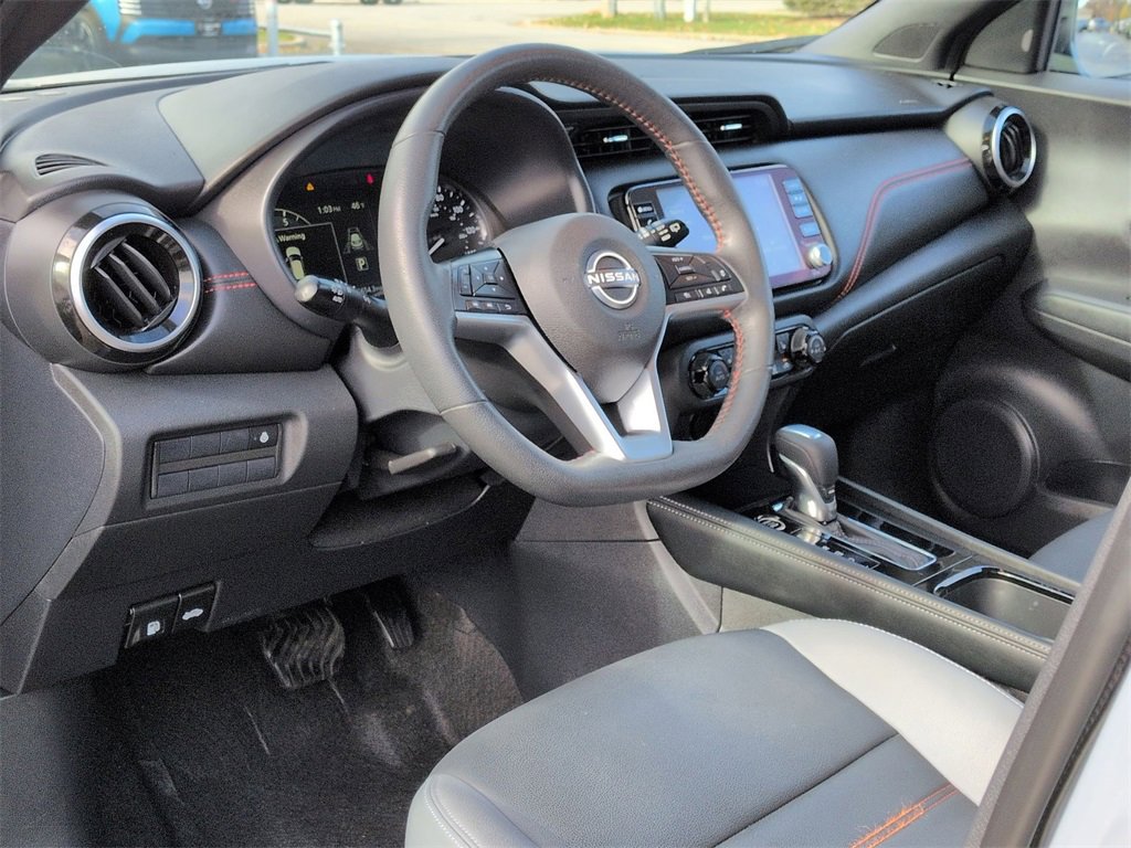 Used 2023 Nissan Kicks SR w/ SR Premium Package image 9