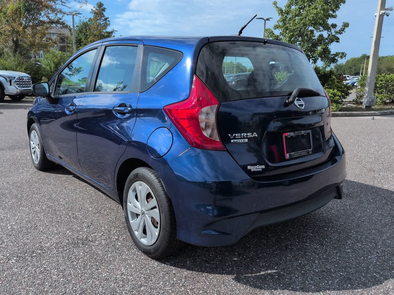 Used 2017 Nissan Versa Note SV FWD image 4